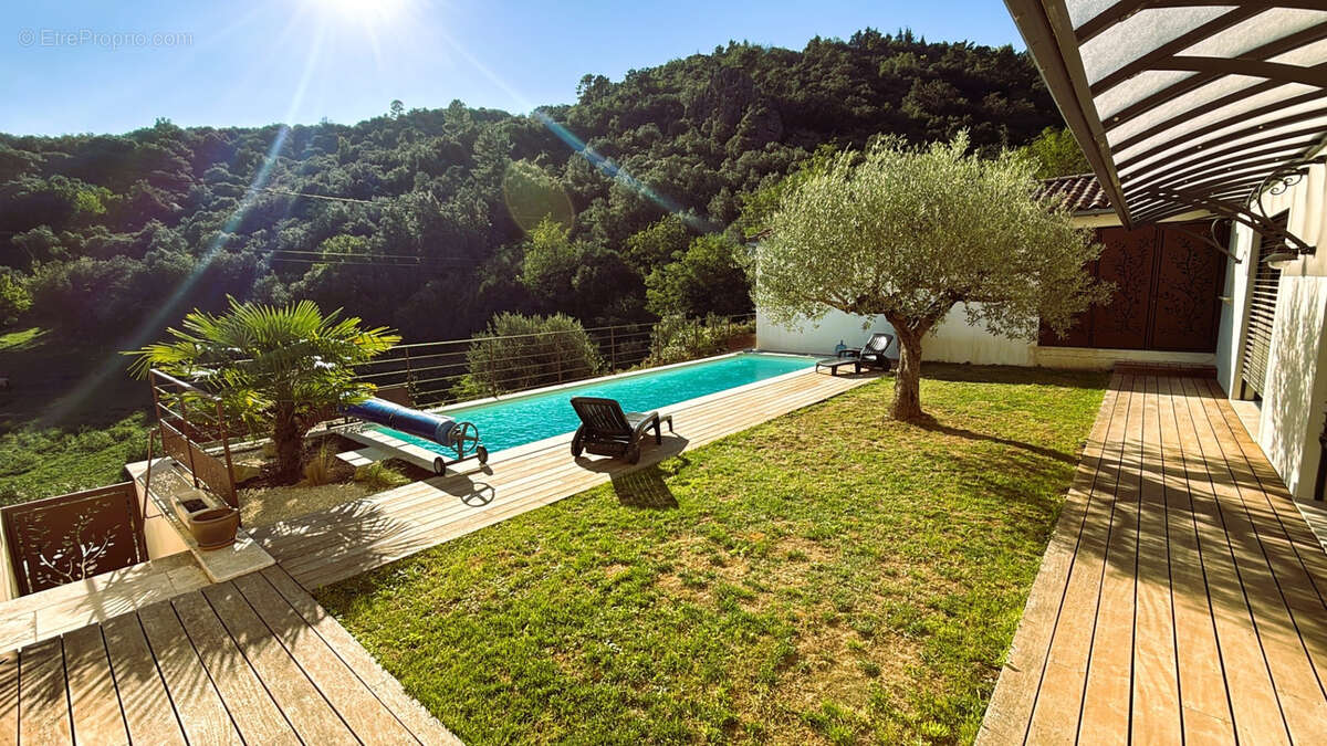 Maison à SAINT-FORTUNAT-SUR-EYRIEUX