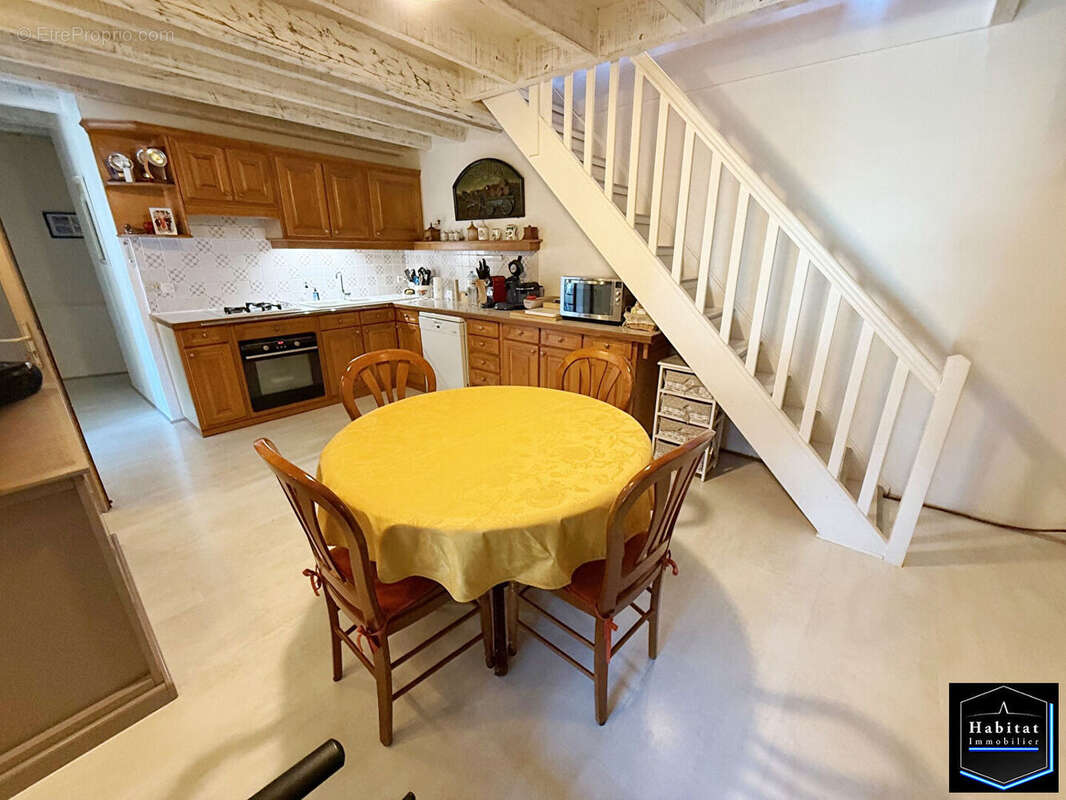 Maison à VER-SUR-LAUNETTE