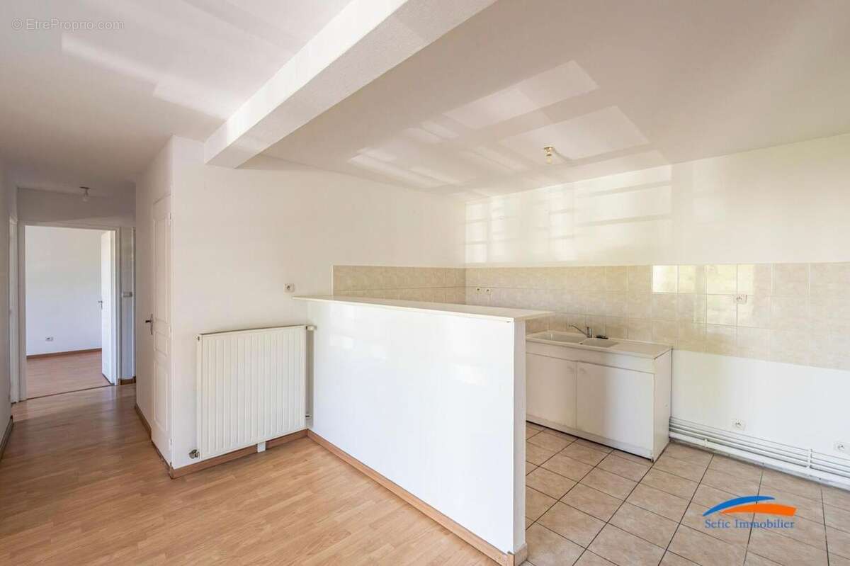   - Appartement à REIMS