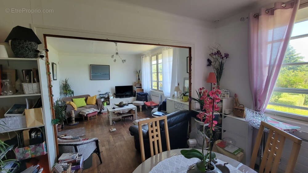 Maison à PLOUEZEC