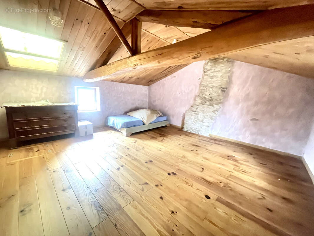 Maison à SAINT-JEAN-DE-SAUVES