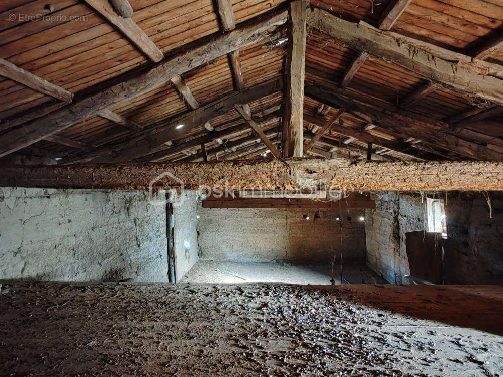 Maison à MARSAC-EN-LIVRADOIS