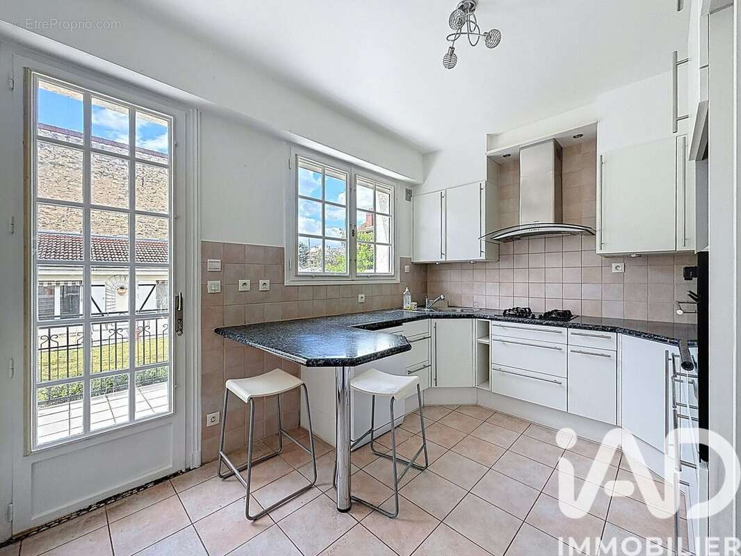 Photo 2 - Maison à SAINT-MAUR-DES-FOSSES