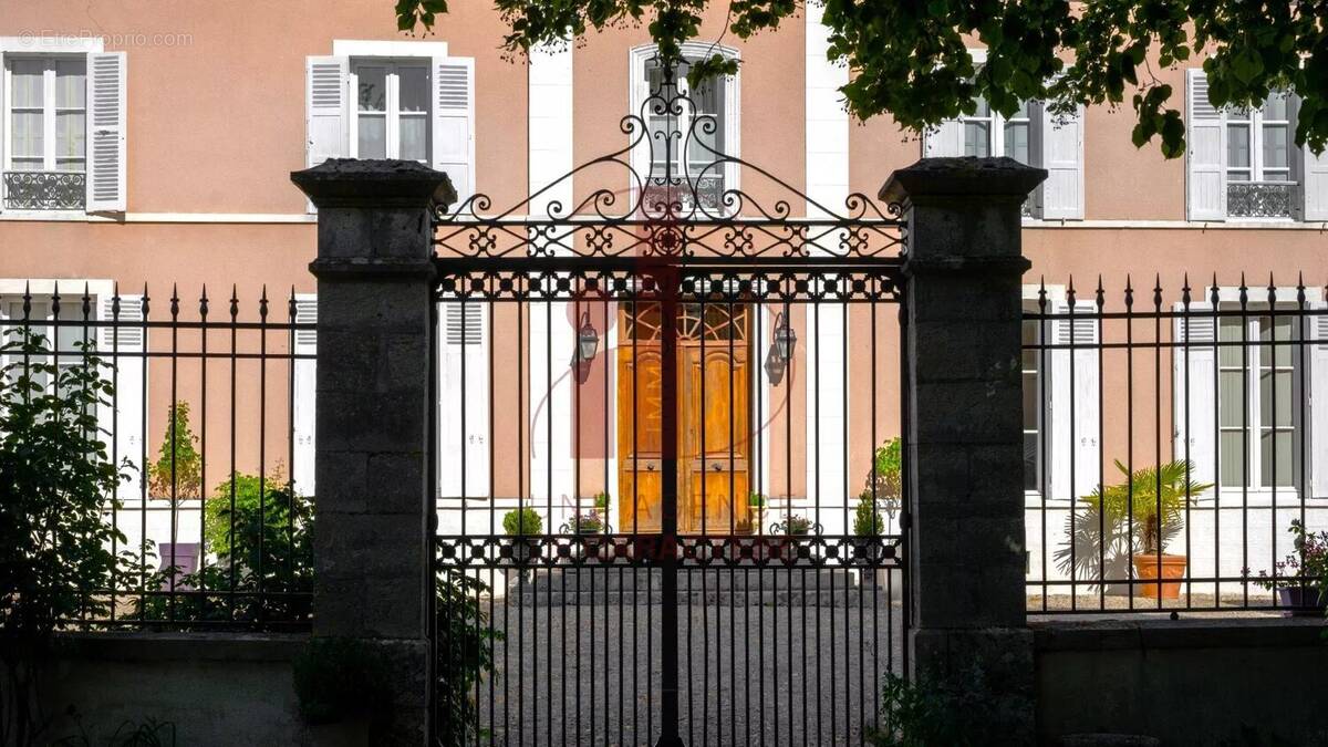 Maison à FONTAINEBLEAU