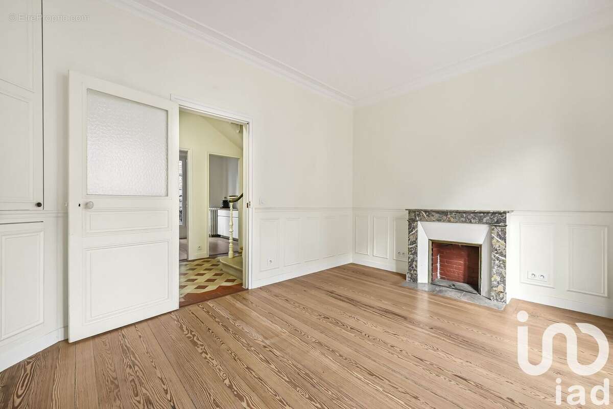 Photo 3 - Appartement à LA GARENNE-COLOMBES