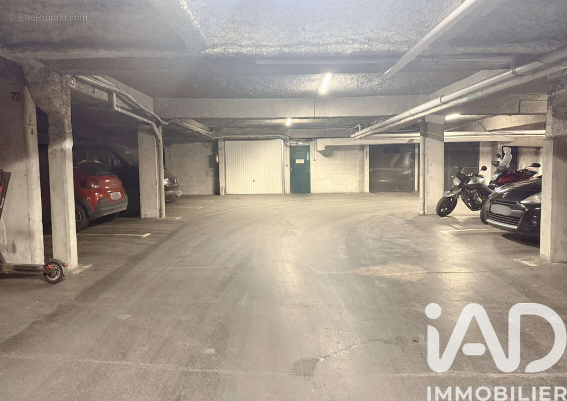 Photo 2 - Parking à PARIS-19E