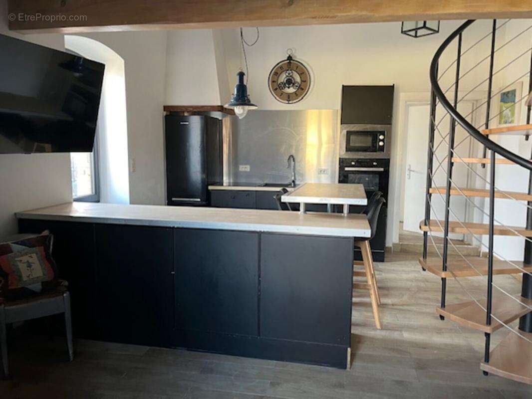 Maison en pierre avec piscine sur 8500 m² de terrain Bessas 10 pièce(s) 244 m2 - photo 13