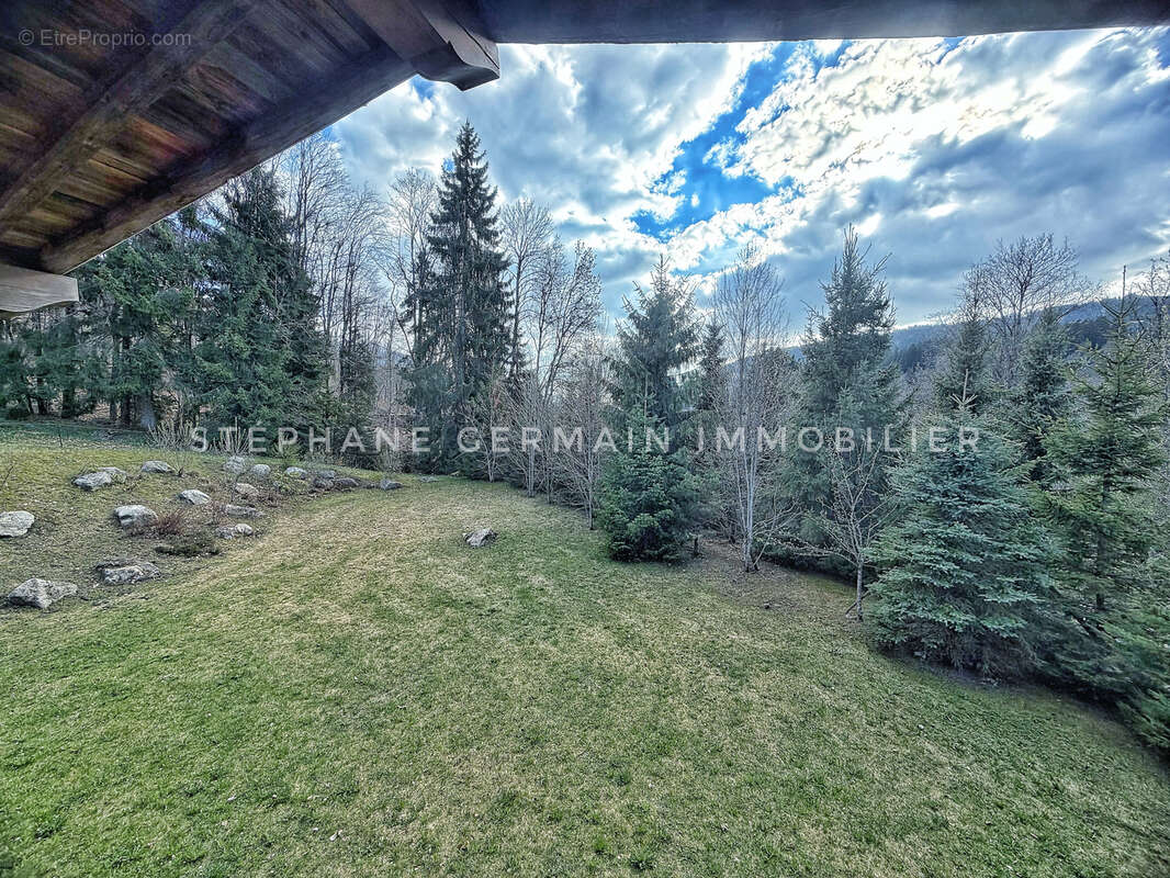 Maison à DEMI-QUARTIER