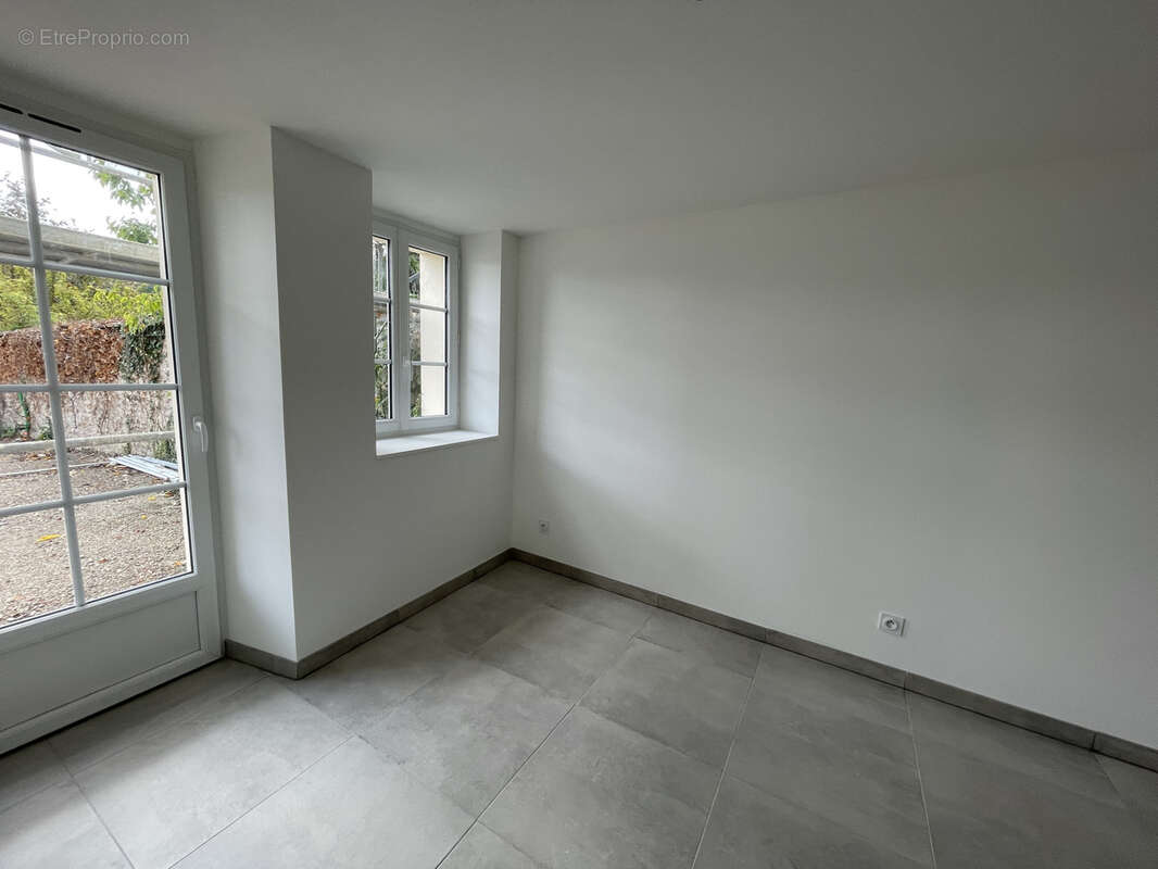 Appartement à SAINT-FARGEAU-PONTHIERRY