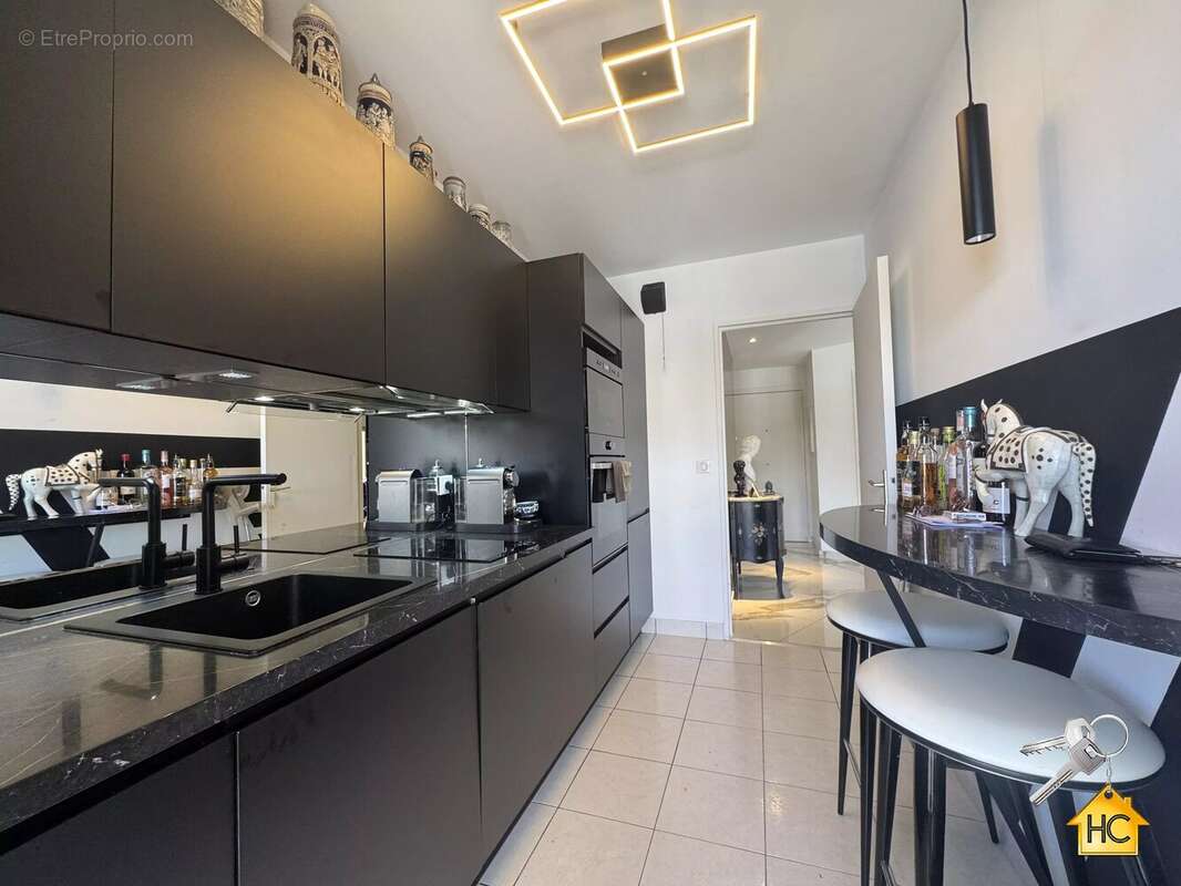 Appartement à MANDELIEU-LA-NAPOULE