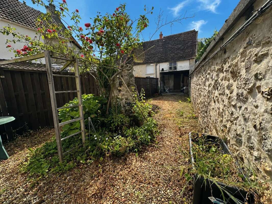 Réf. 2276 Maison de ville briarde - La Ferté-sous-Jouarre même - photo 12