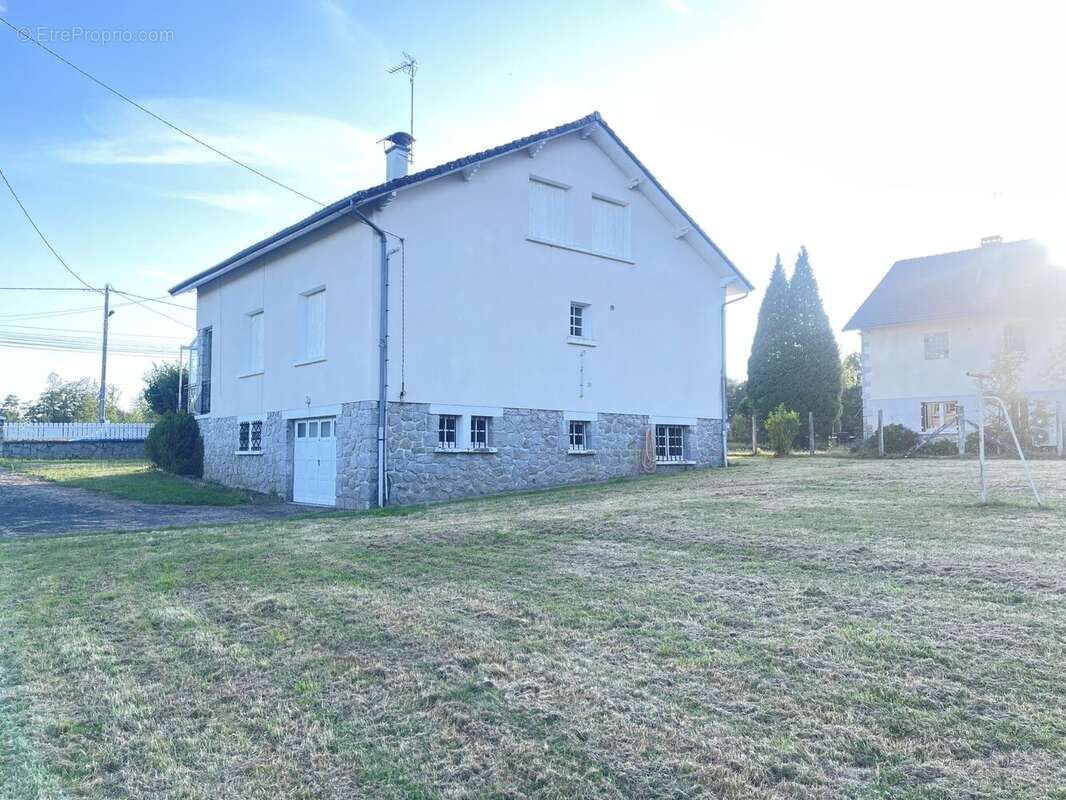 Maison à SAINT-PRIVAT