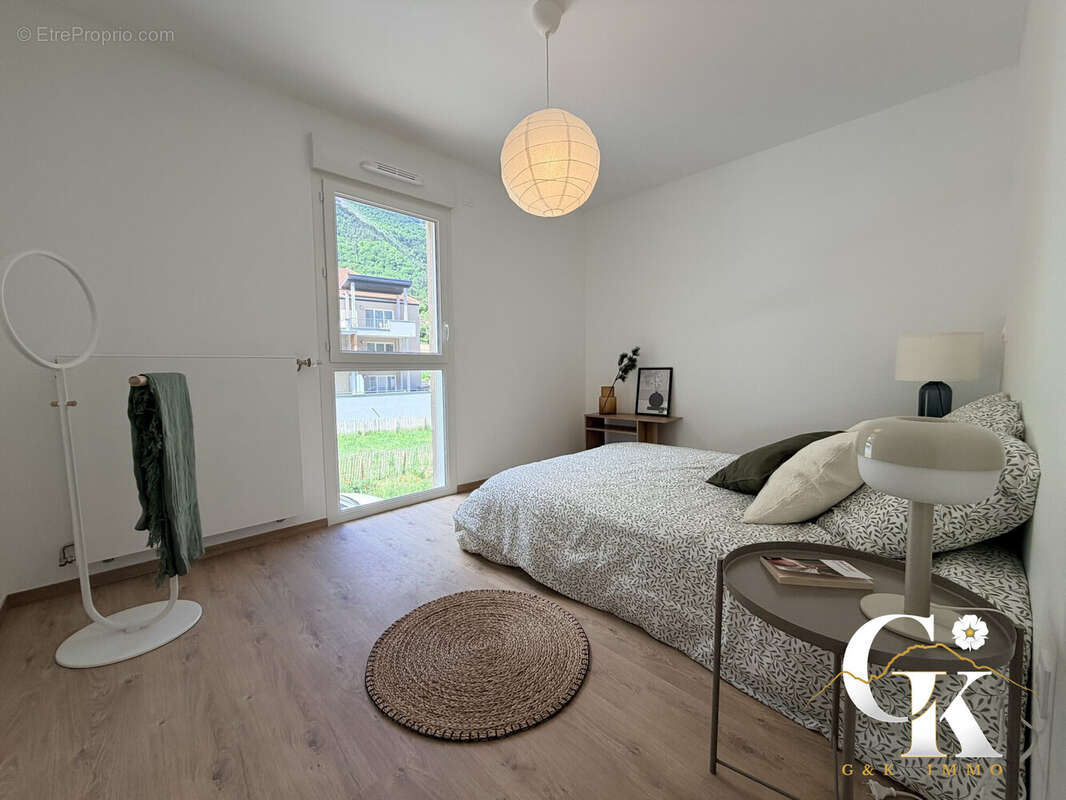 Appartement à SAINT-PAUL-DE-VARCES