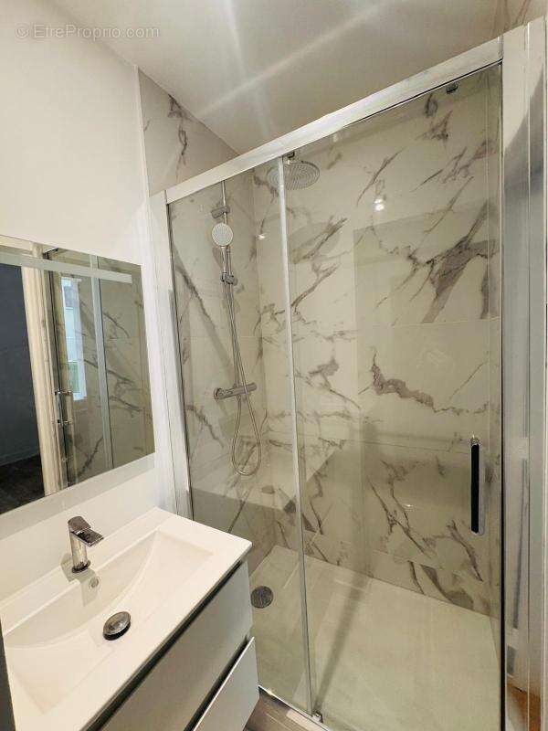 Rue d'Orfila, STUDIO rénové de 21,34m² au RDC - photo 5