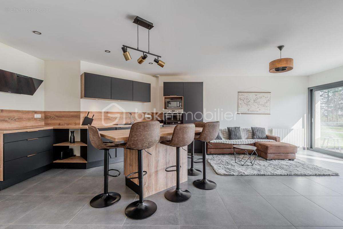 Appartement à CHAZEY-SUR-AIN