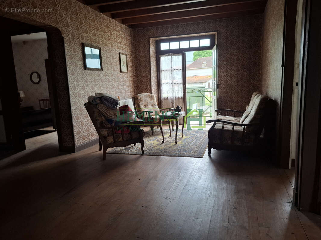Maison à BUSSUNARITS-SARRASQUETTE