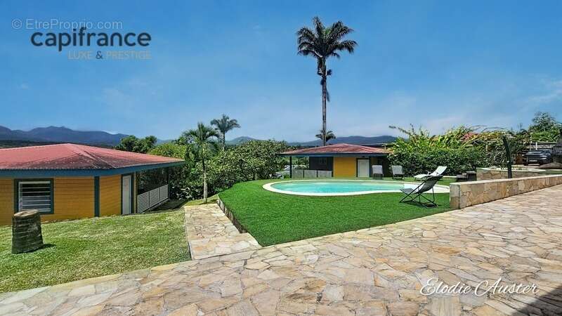 Maison à PETIT-BOURG