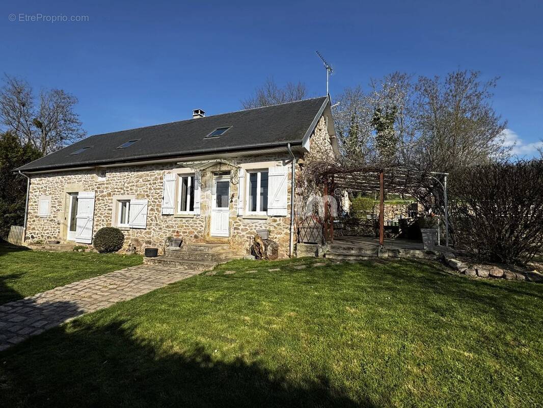 Maison à AVALLON