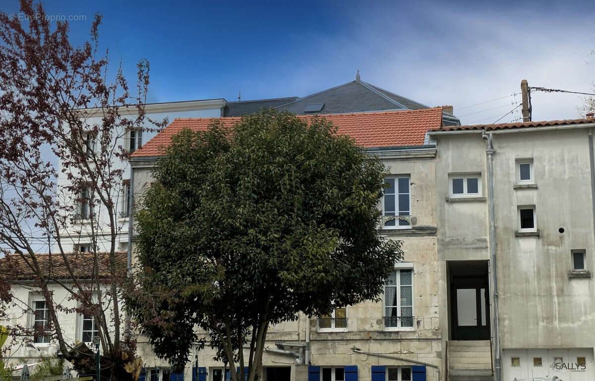 Appartement à SAINTES