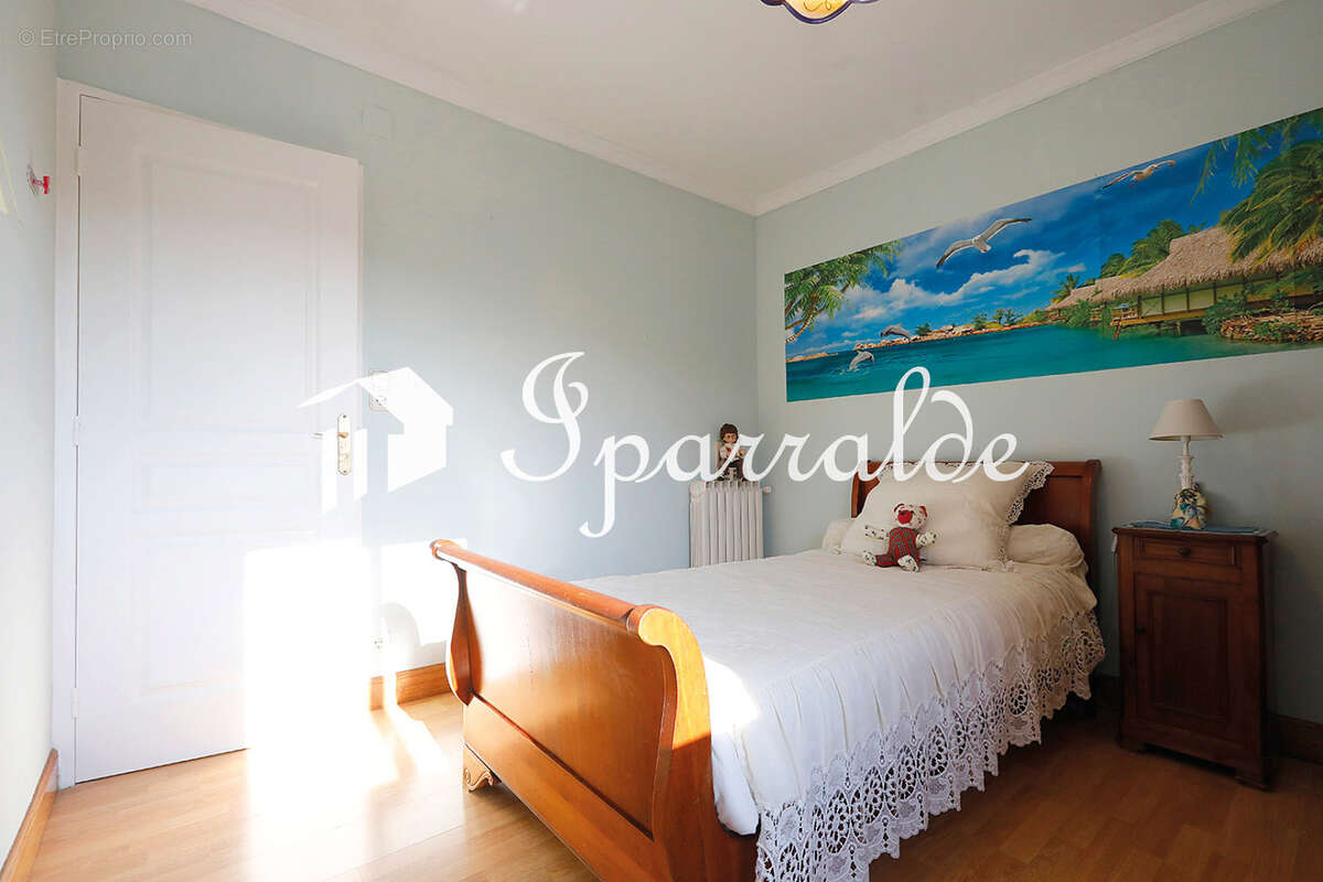 Grande maison familiale F5 lumineuse avec garage, double terrasse et beaux volumes - photo 24