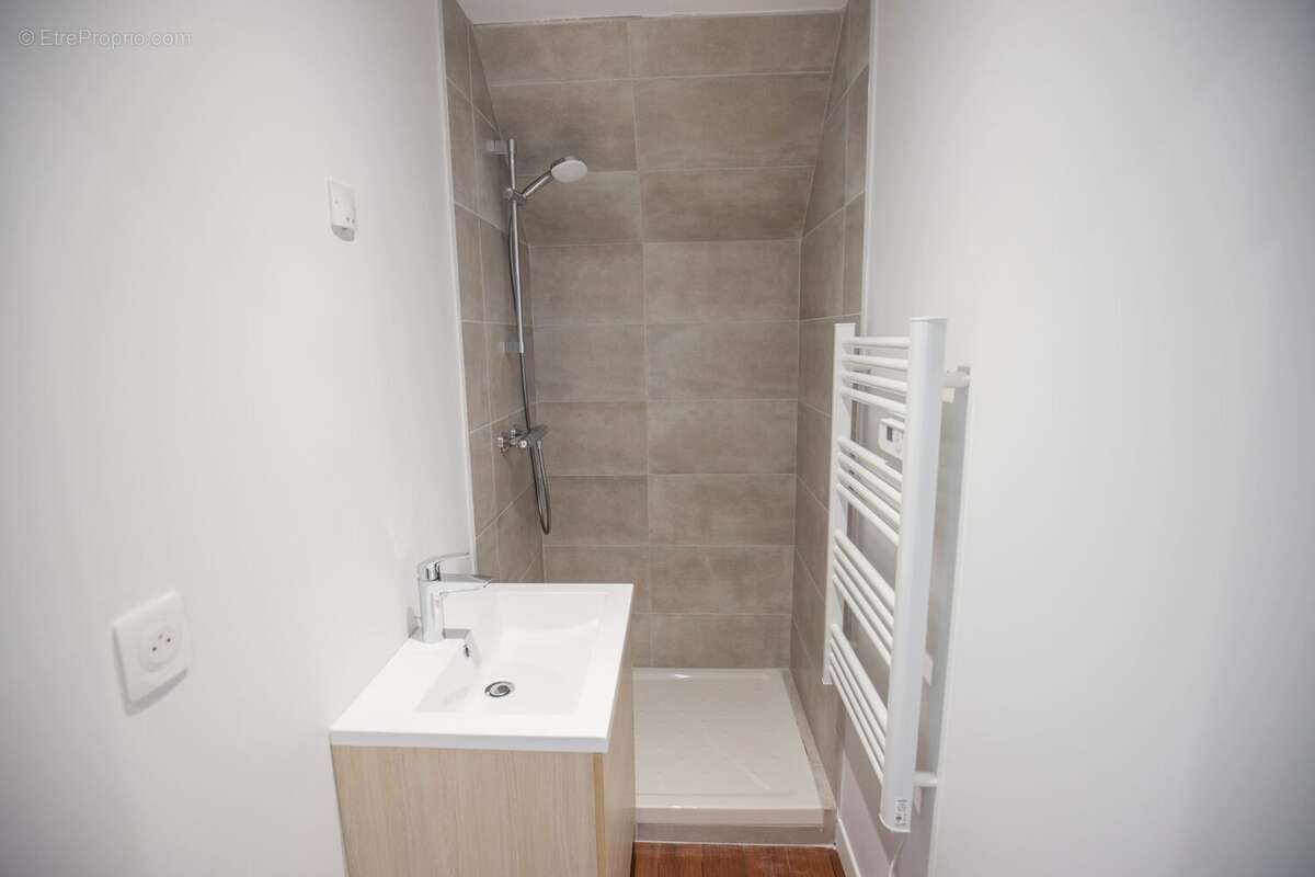 salle d&#039;eau - Appartement à ERDEVEN