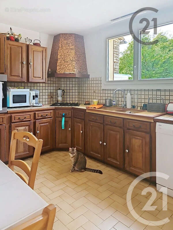 Maison 97 m² à Saint-Cyr-Les-Colons  - photo 5