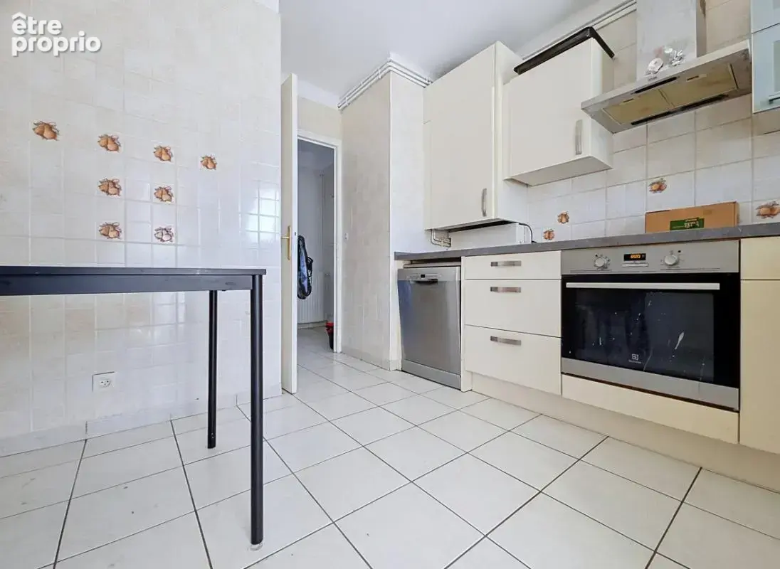 Appartement - 2 Chambres - 1 Bureau - 1 Balcon - 1 Loggia - Parking - Proche toutes commodités - photo 7