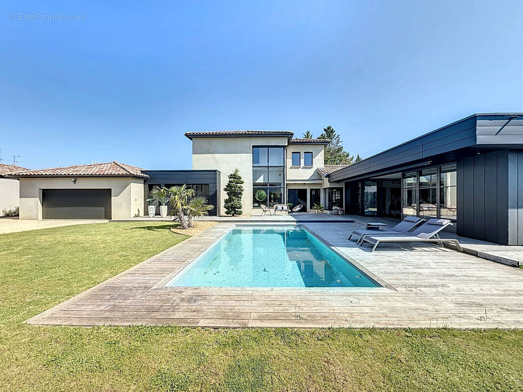 Maison à JASSANS-RIOTTIER