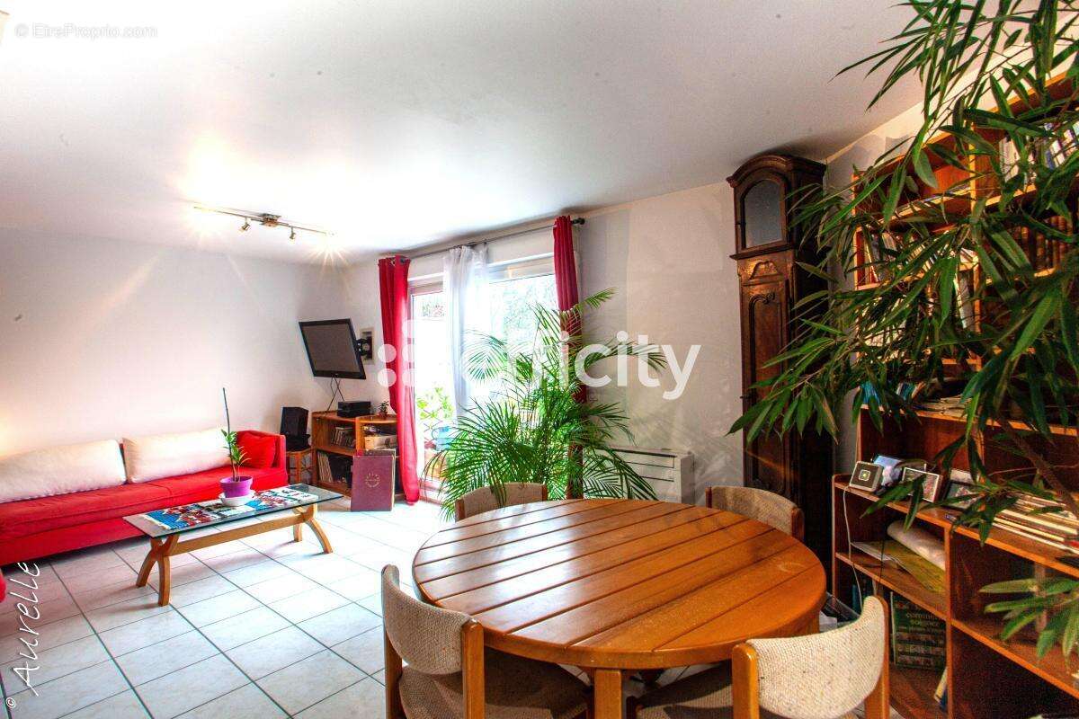 Appartement à MEYLAN