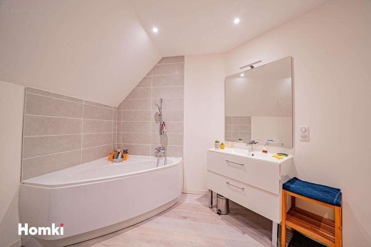 Maison à CHARVIEU-CHAVAGNEUX