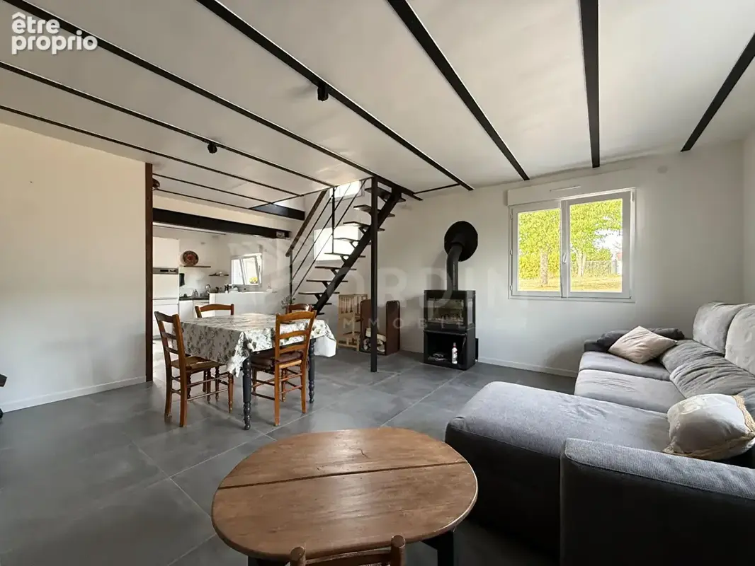Ensemble immobilier avec maison  et dépendances sur près d'un hectare - photo 6