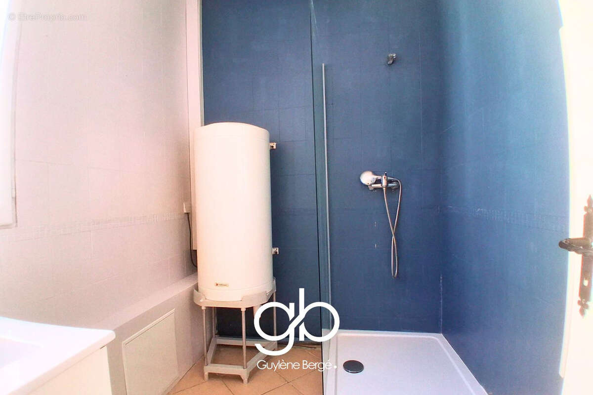 Immeuble de rapport 266 m2 -  6 appartements -  3 locaux commerciaux  -centre-ville de béziers - photo 15