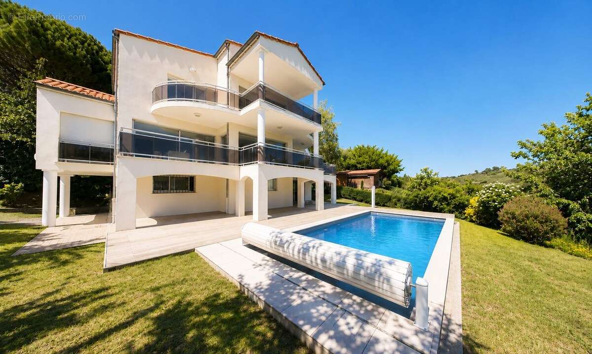 Maison à VEYRE-MONTON