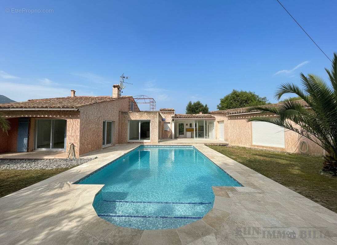 Maison à LA GAUDE