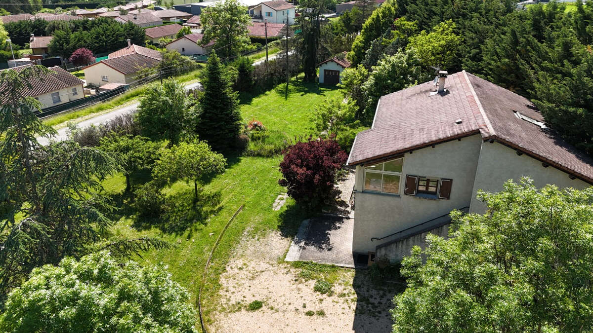Maison familiale 5 chambres - Terrain de 2 945 m² - photo 16