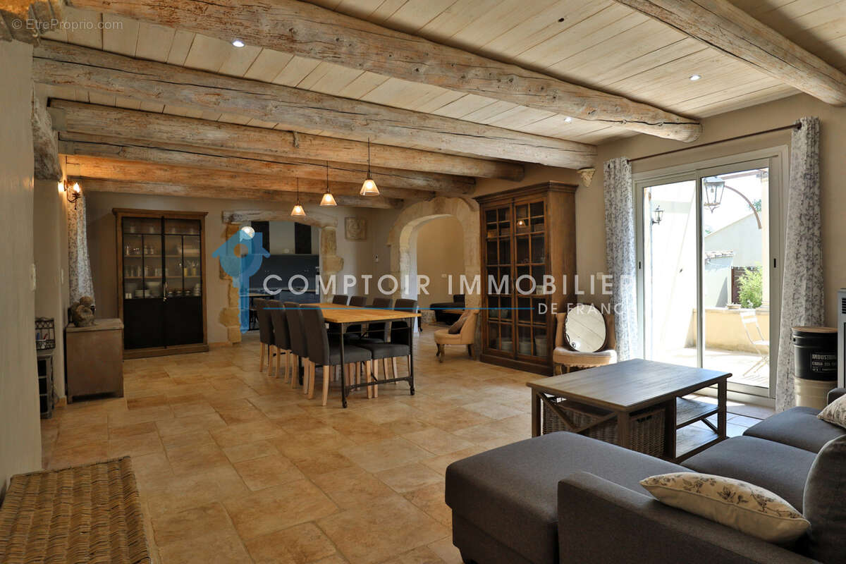 Maison à SAINT-SATURNIN-LES-APT