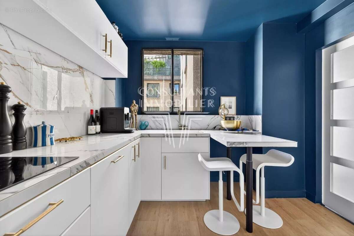 Appartement à PARIS-16E