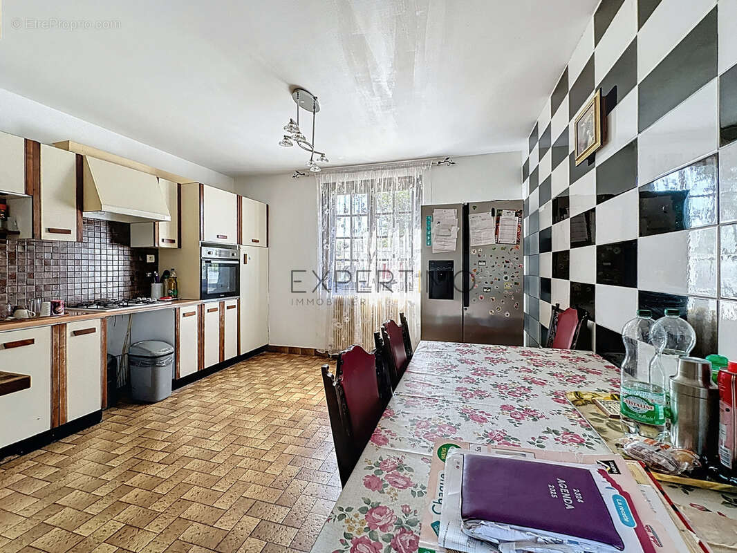 Local d'activité + maison d'habitation à Lalheue (71) - photo 29