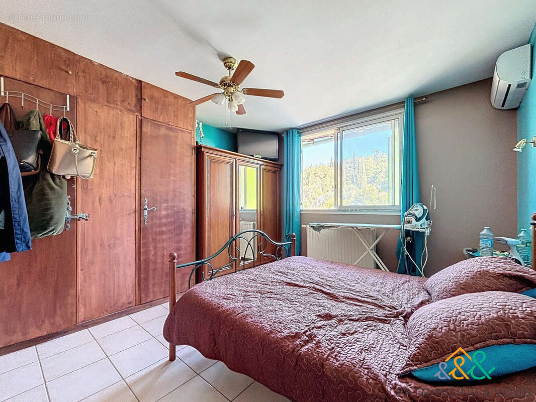 salle d&#039;eau - Appartement à BEAUCAIRE