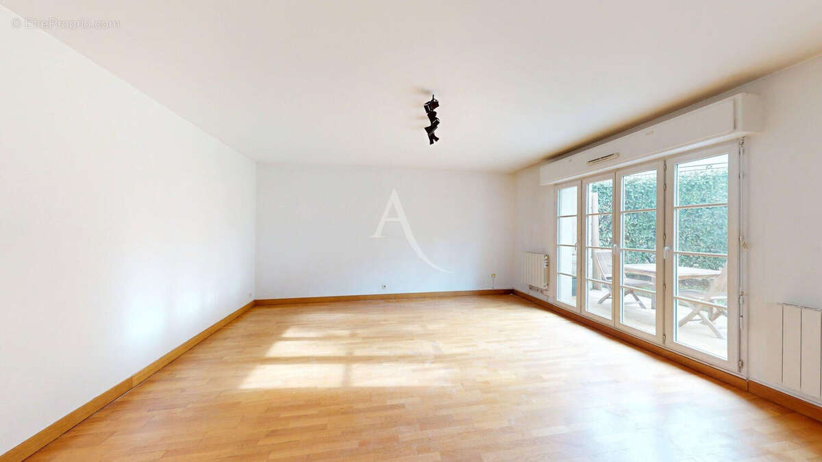 Appartement à LE PLESSIS-ROBINSON