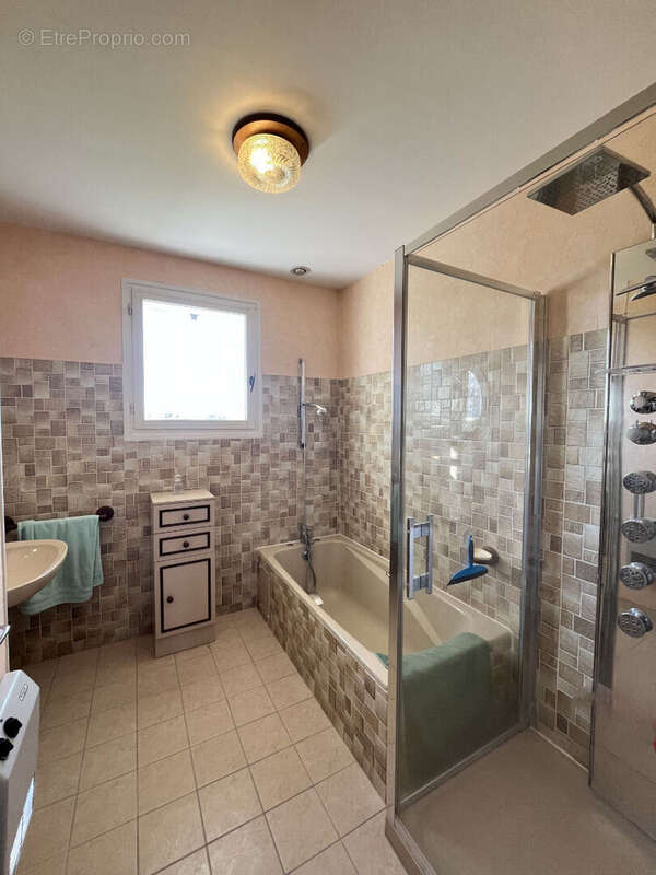 Maison à LUCENAY-LES-AIX