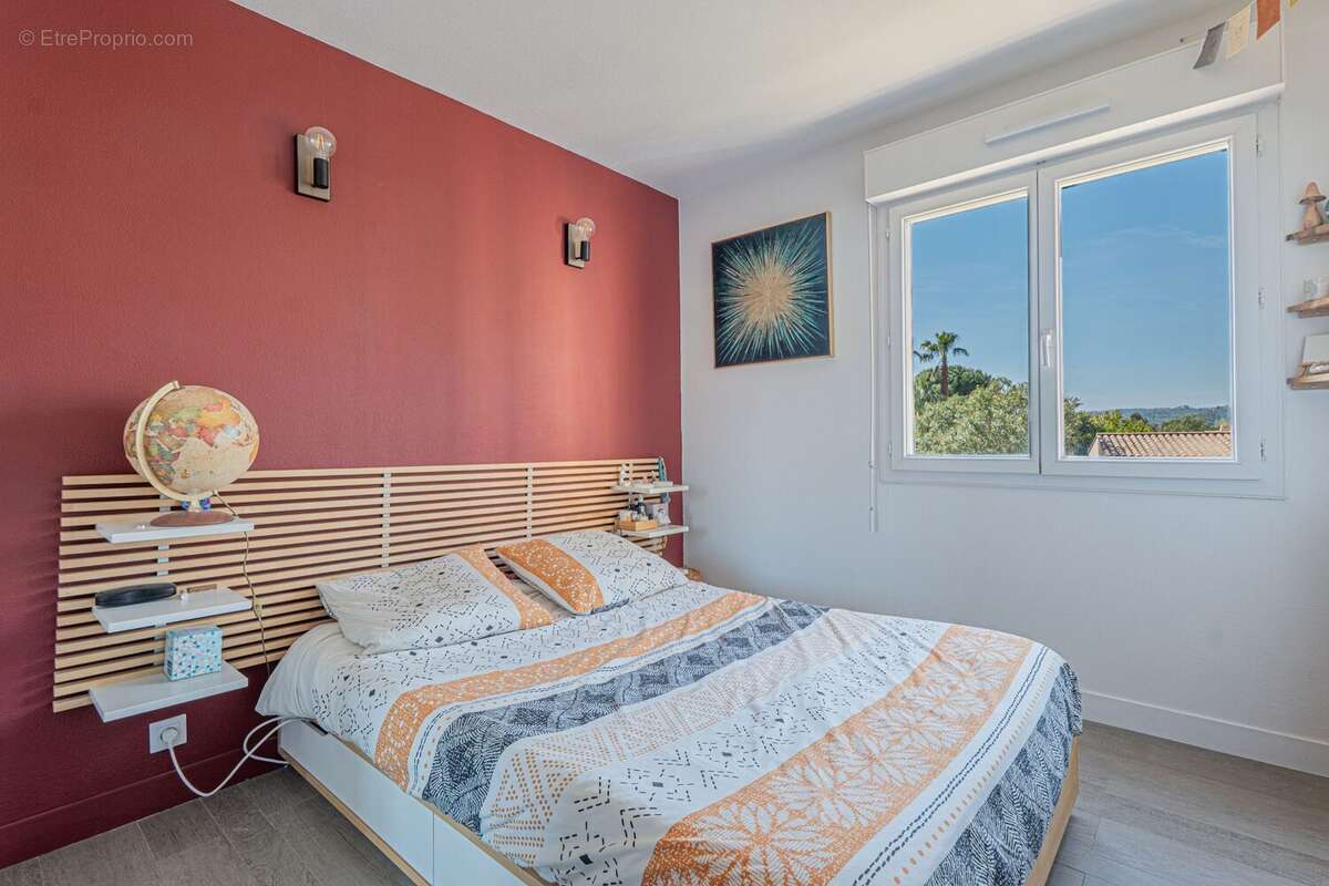 Appartement à CARROS