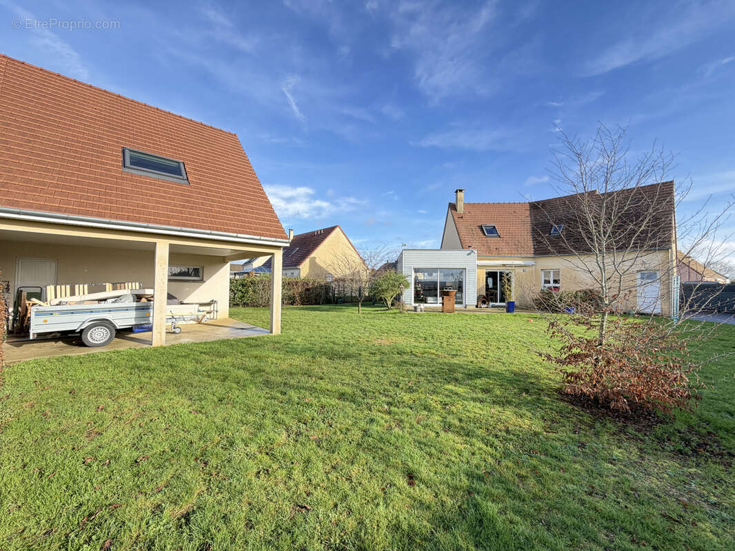 Maison à JOUE-L&#039;ABBE