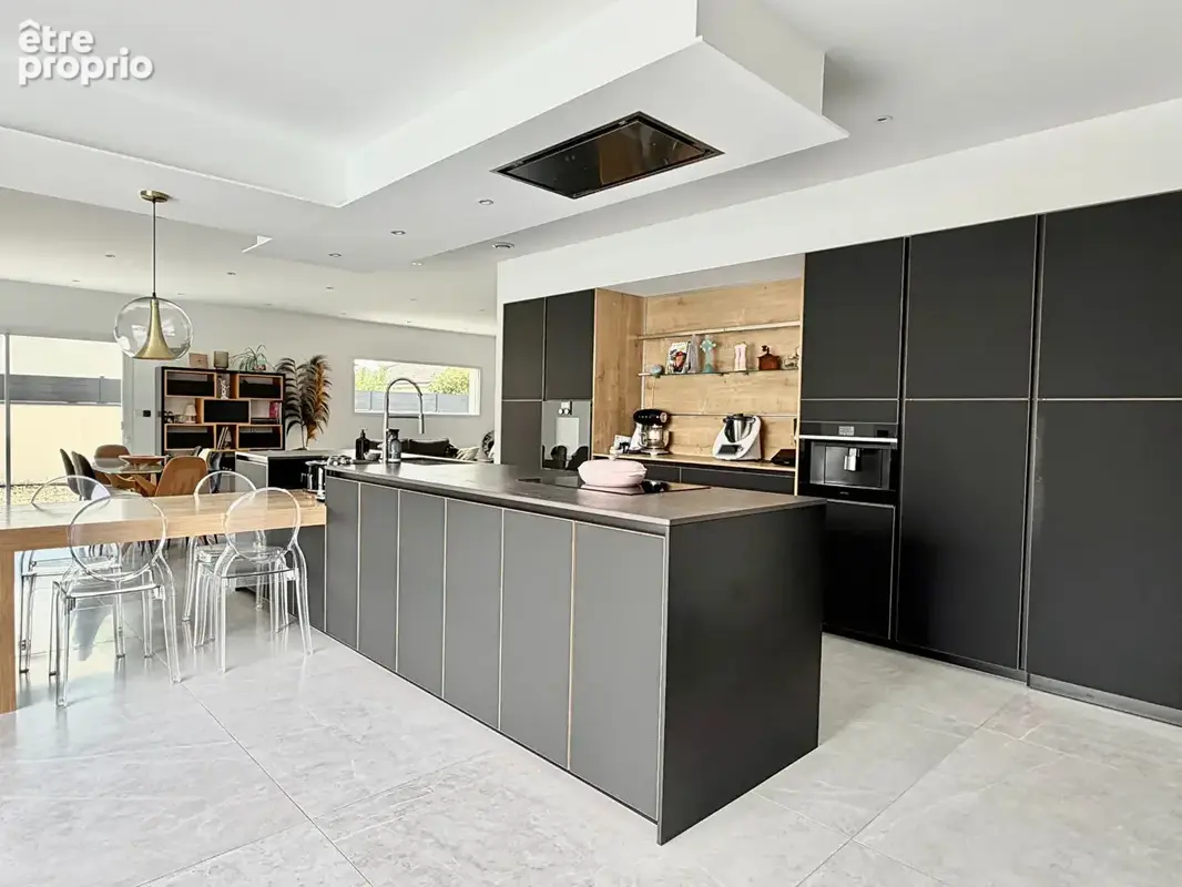 Villa Villette D Anthon 8 pièce(s) 256.40 m2 - photo 8
