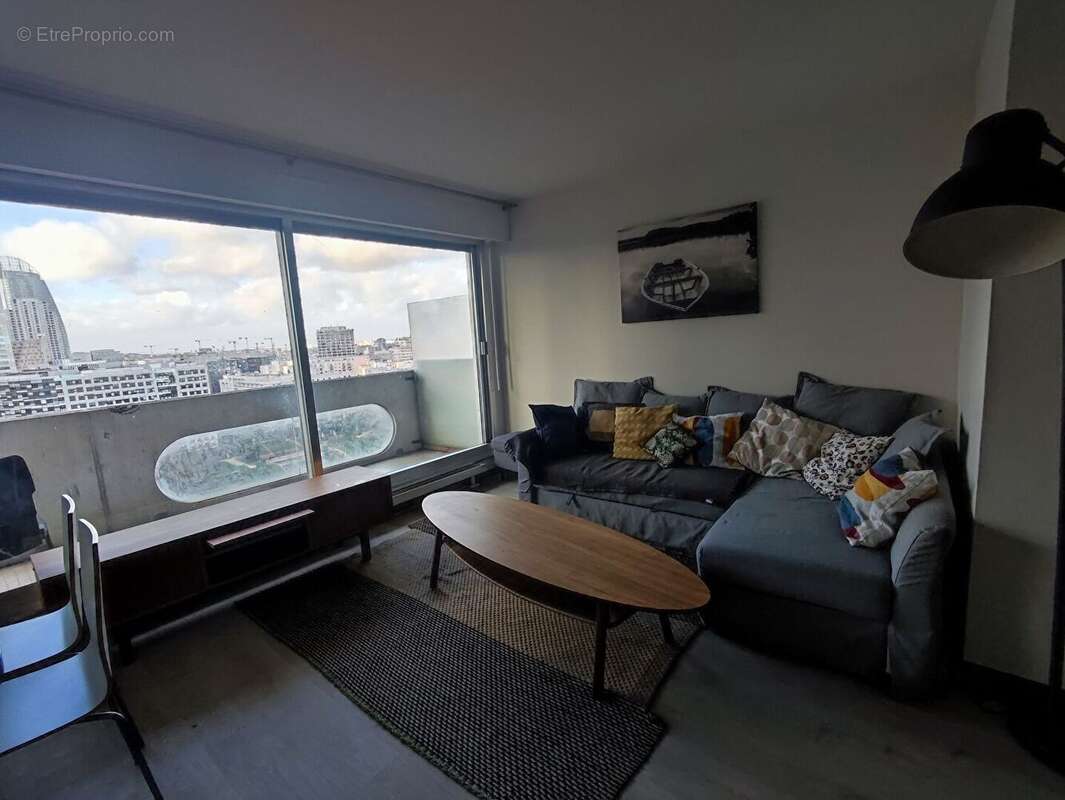 Appartement à COURBEVOIE