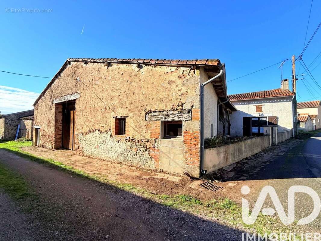 Photo 2 - Maison à AVAILLES-LIMOUZINE