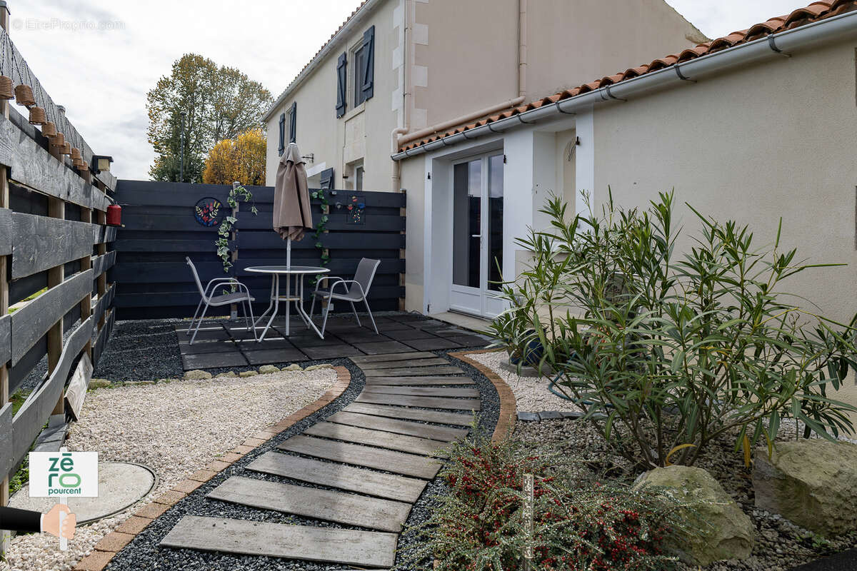 Maison à MOUZEUIL-SAINT-MARTIN