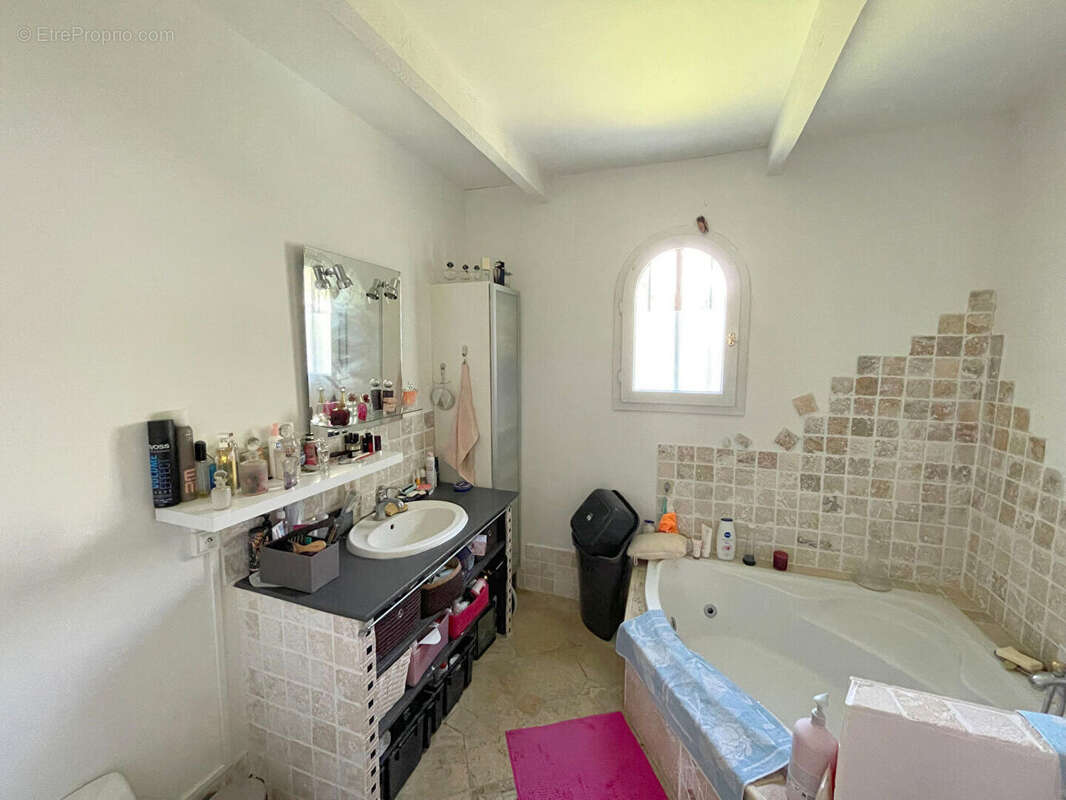 Maison à FORCALQUEIRET