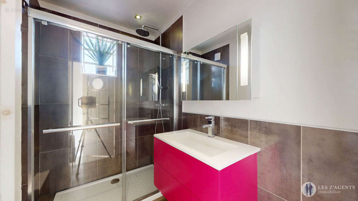 Appartement à SAINT-MARTIN-D'HERES