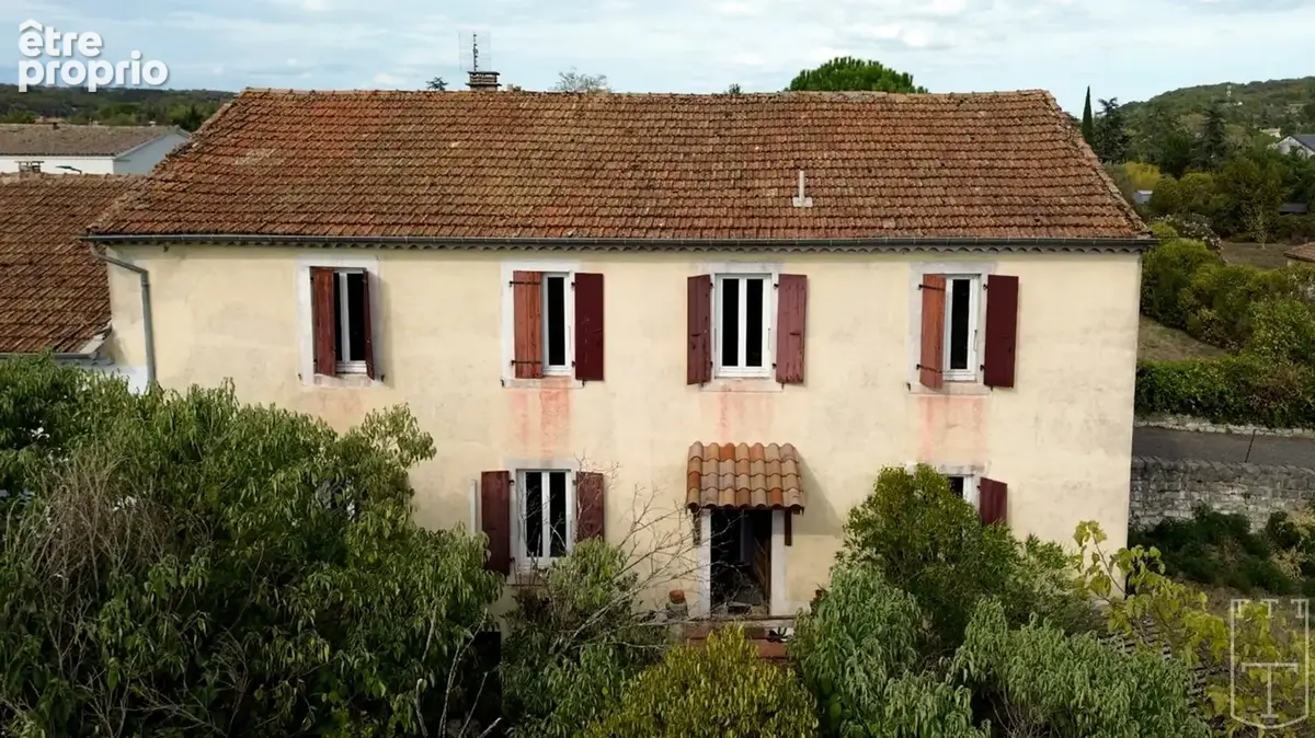 À rénover au cur du village de ruoms - photo 1